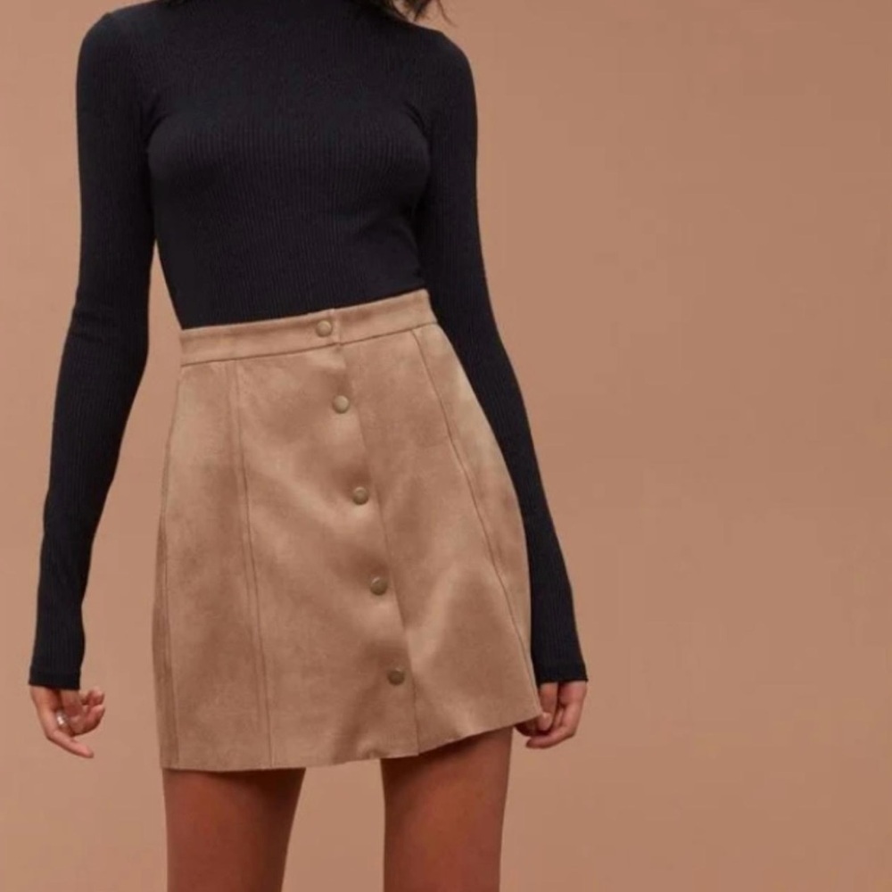 Aritzia Wilfred Centinela Mini Skirt Brown Button Down Size 6 EUC - Picture 2 of 9